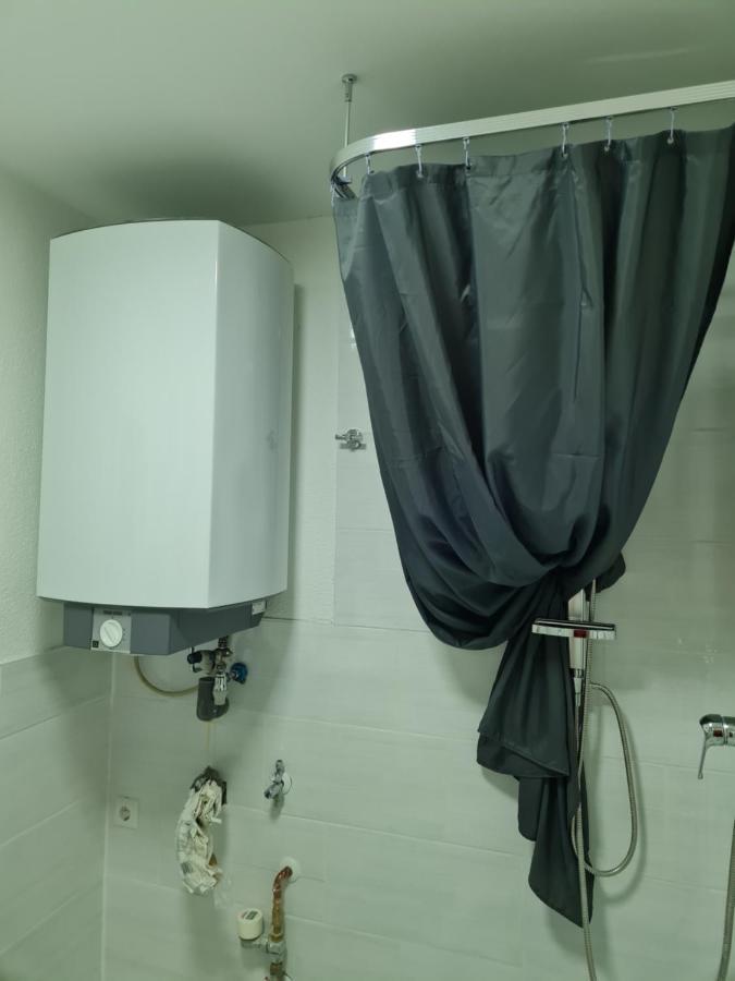 Hostel Haupt 3 Eningen unter Achalm Exteriér fotografie